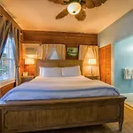 Seascape Tropical Inn (Adults Only)
