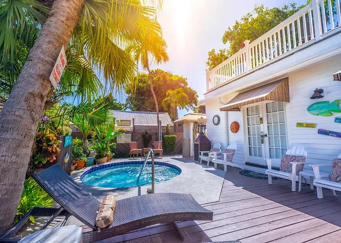 Seascape Tropical Inn (Adults Only)