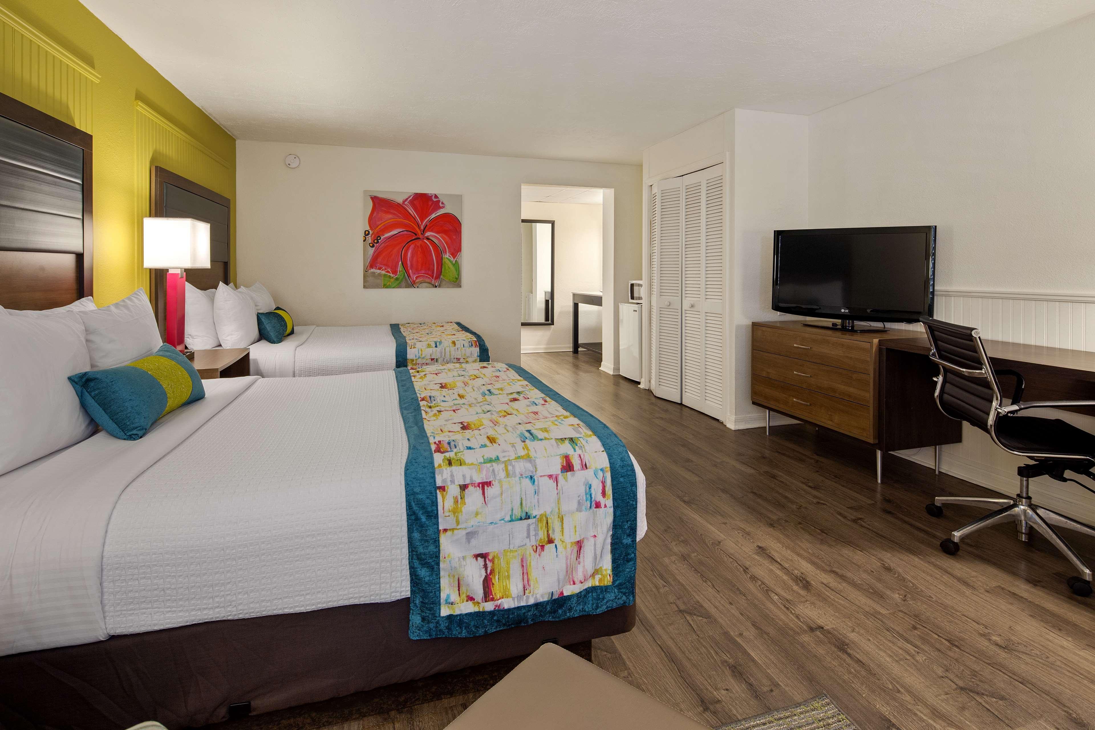 Western Hibiscus 3* Key West
