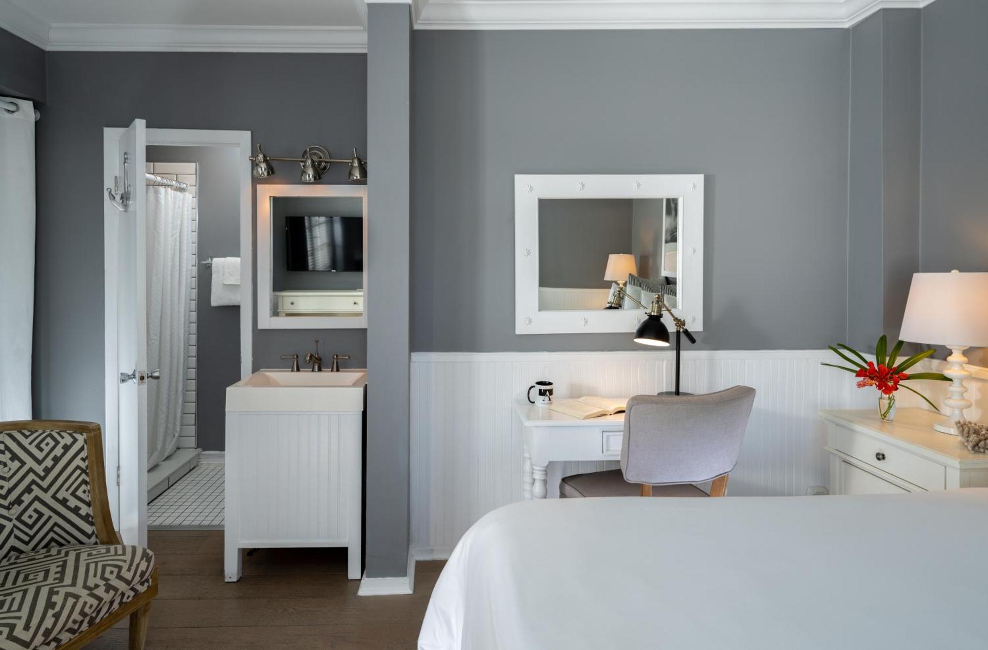 Bed & Breakfast Alexander's Guesthouse-adult Exclusive, Lgbtq Friendly Key West