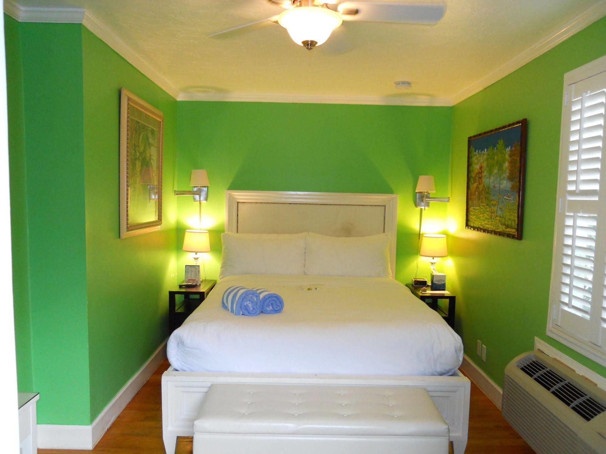 Duval Inn - Key West