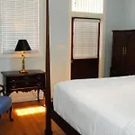 The Porch On Frances Inn - Adults Exclusive