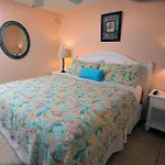 Courtney\'S Place Historic Cottages & Inns