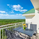 The Salt Cay - Sunrise Suites
