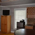Seaport Inn