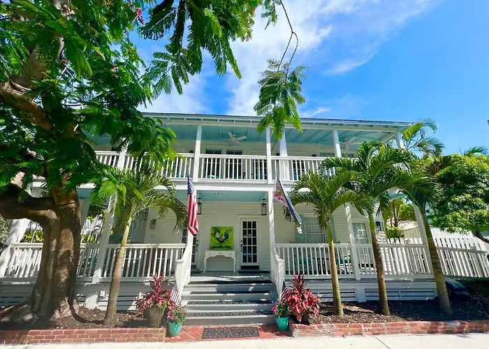 The Porch On Frances Inn - Adults Exclusive