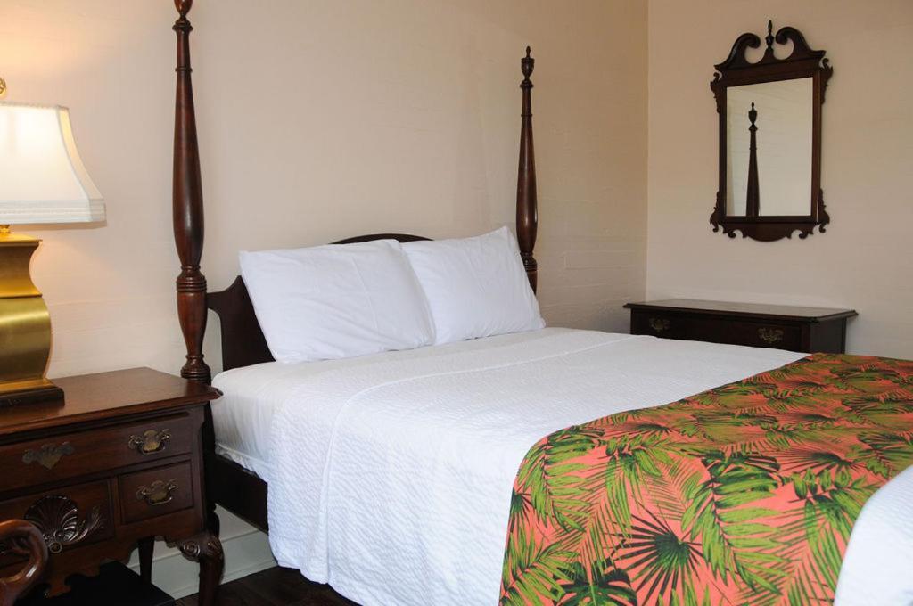 The Porch On Frances - Adults Exclusive Inn Key West
