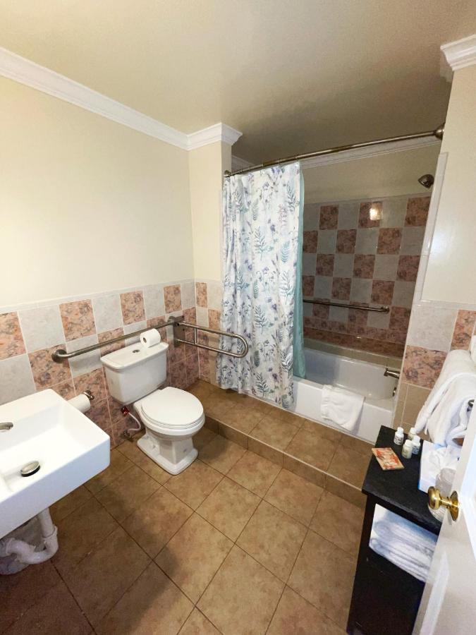 The Casablanca Bed & Breakfast 3*