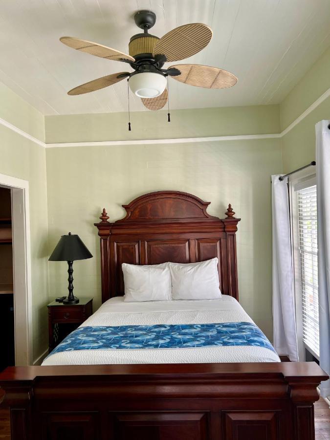 The Porch On Frances - Adults Exclusive Inn