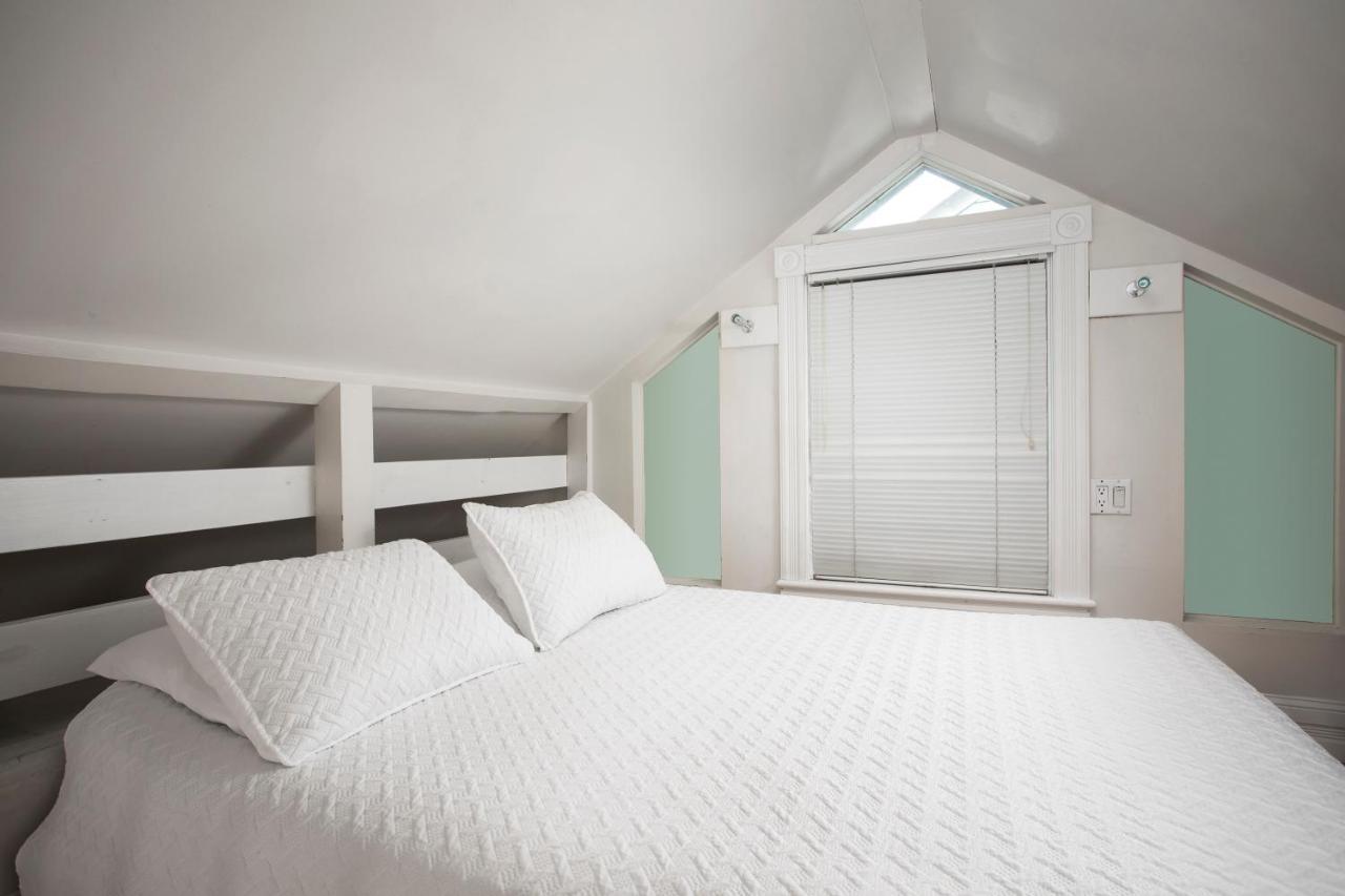 Bahama Gardens - 4 Old Town Vacation Homes - Sleeps 23 *
