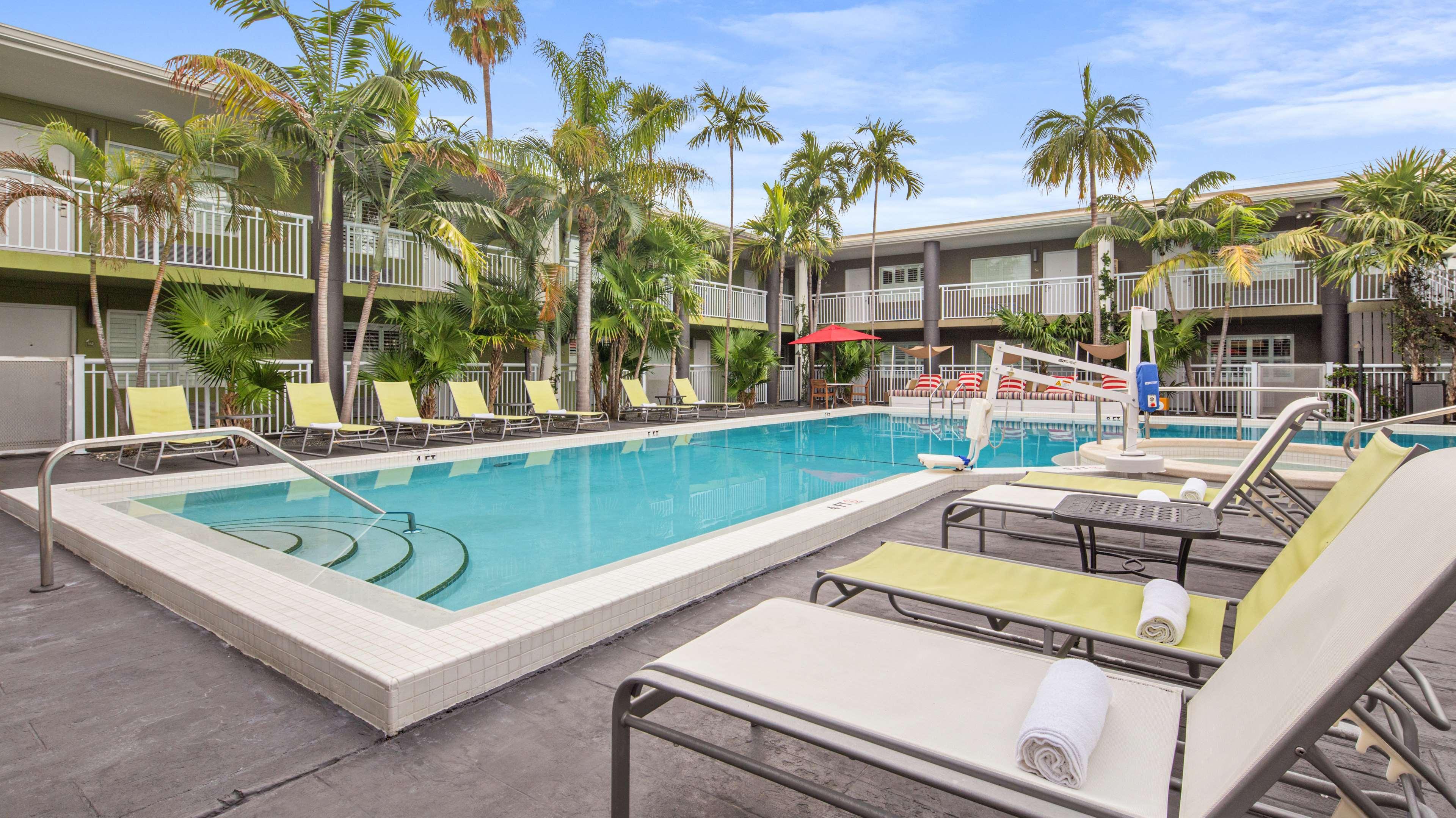Western Hibiscus Hotel