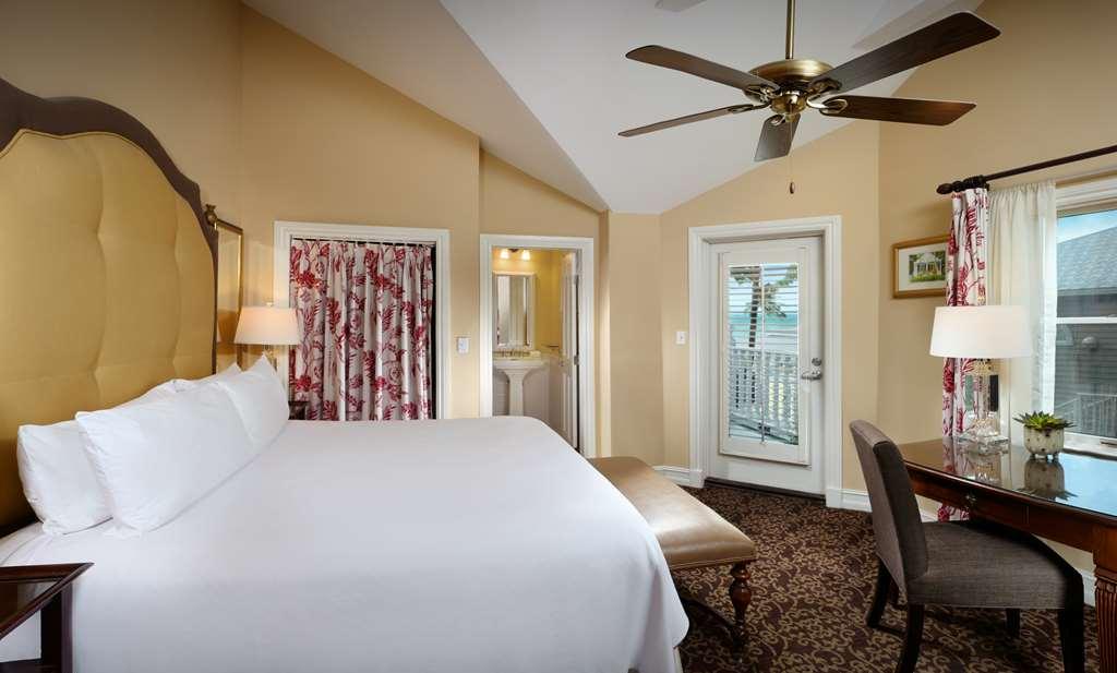 Southernmost Hotel 3*