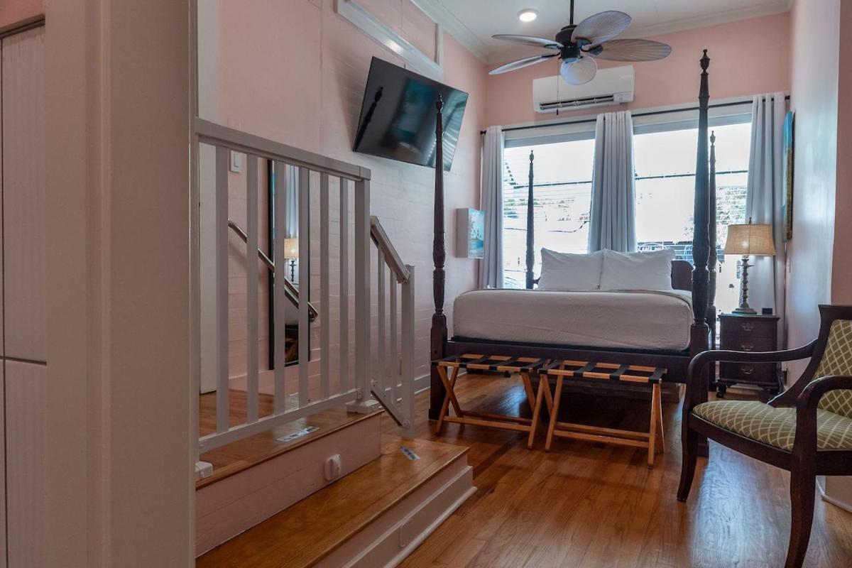 Inn The Porch On Frances - Adults Exclusive