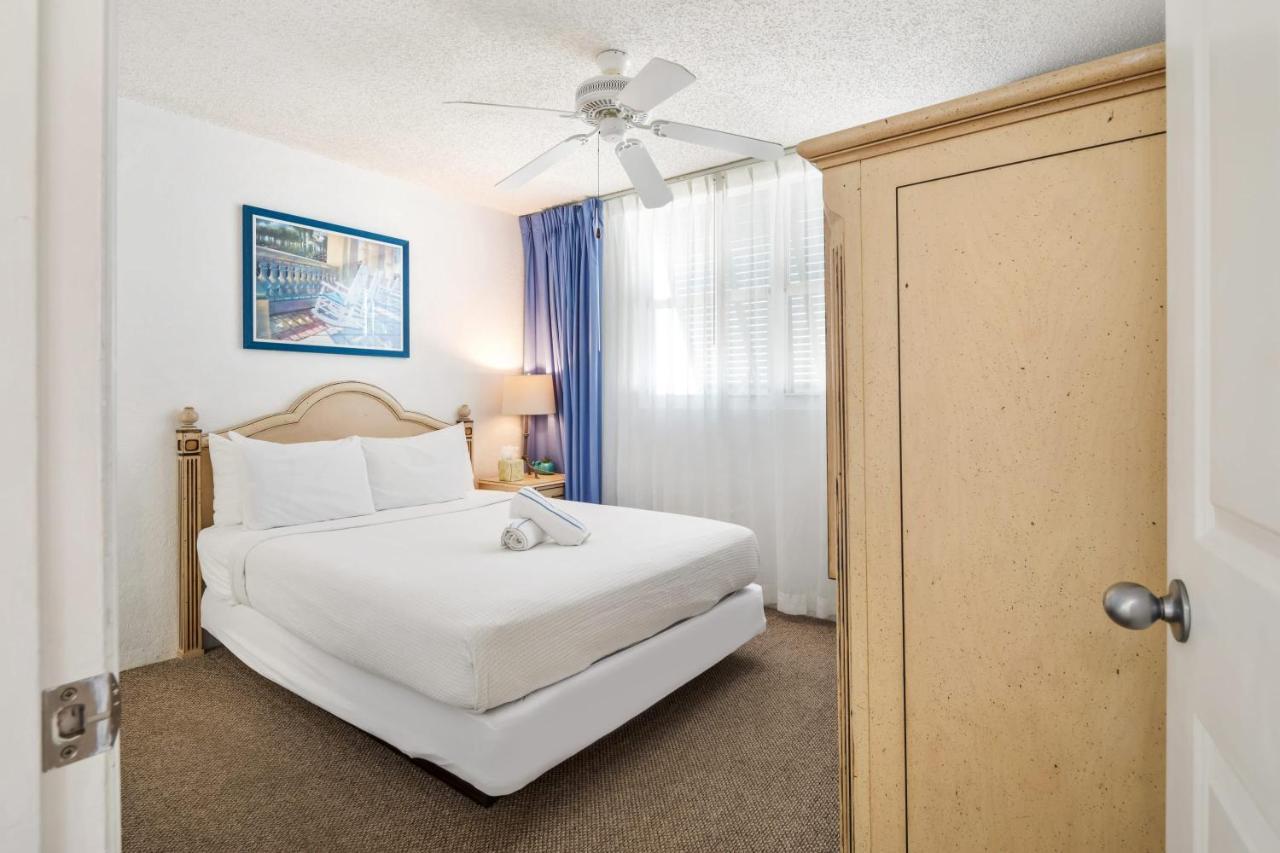 New! Cristbal - Balcony, Parking & Pool! * Key West