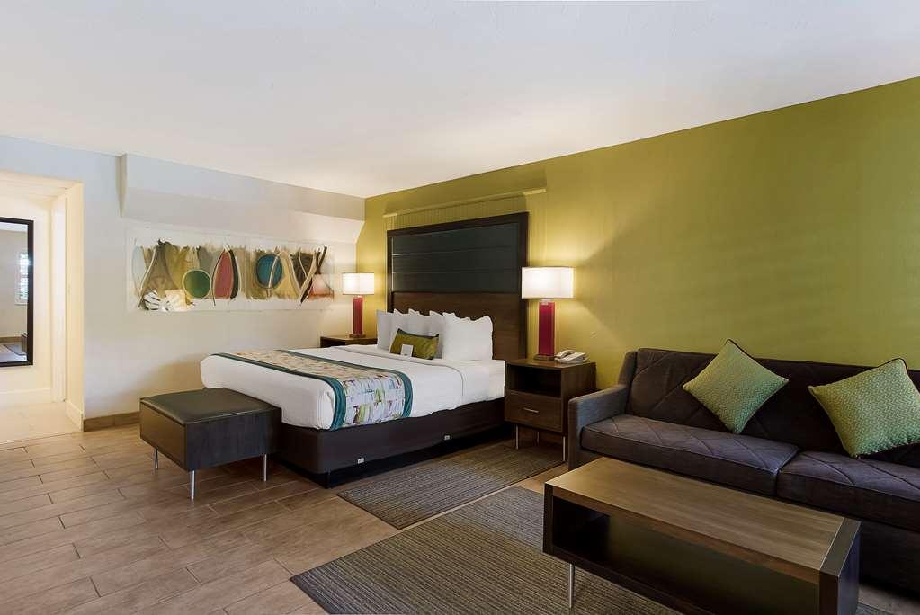 Western Hibiscus Hotel