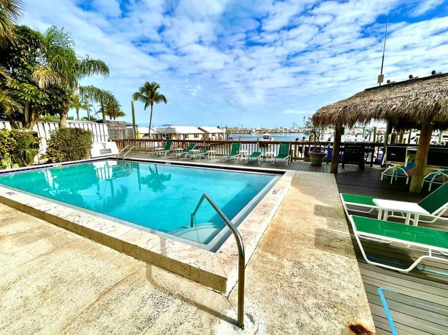 Curacao - Large 2x2 Waterfront Great View Pool & Dock