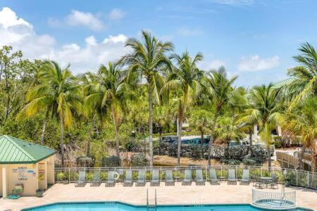 The St Martin -hot Tub & Pool Holiday home *