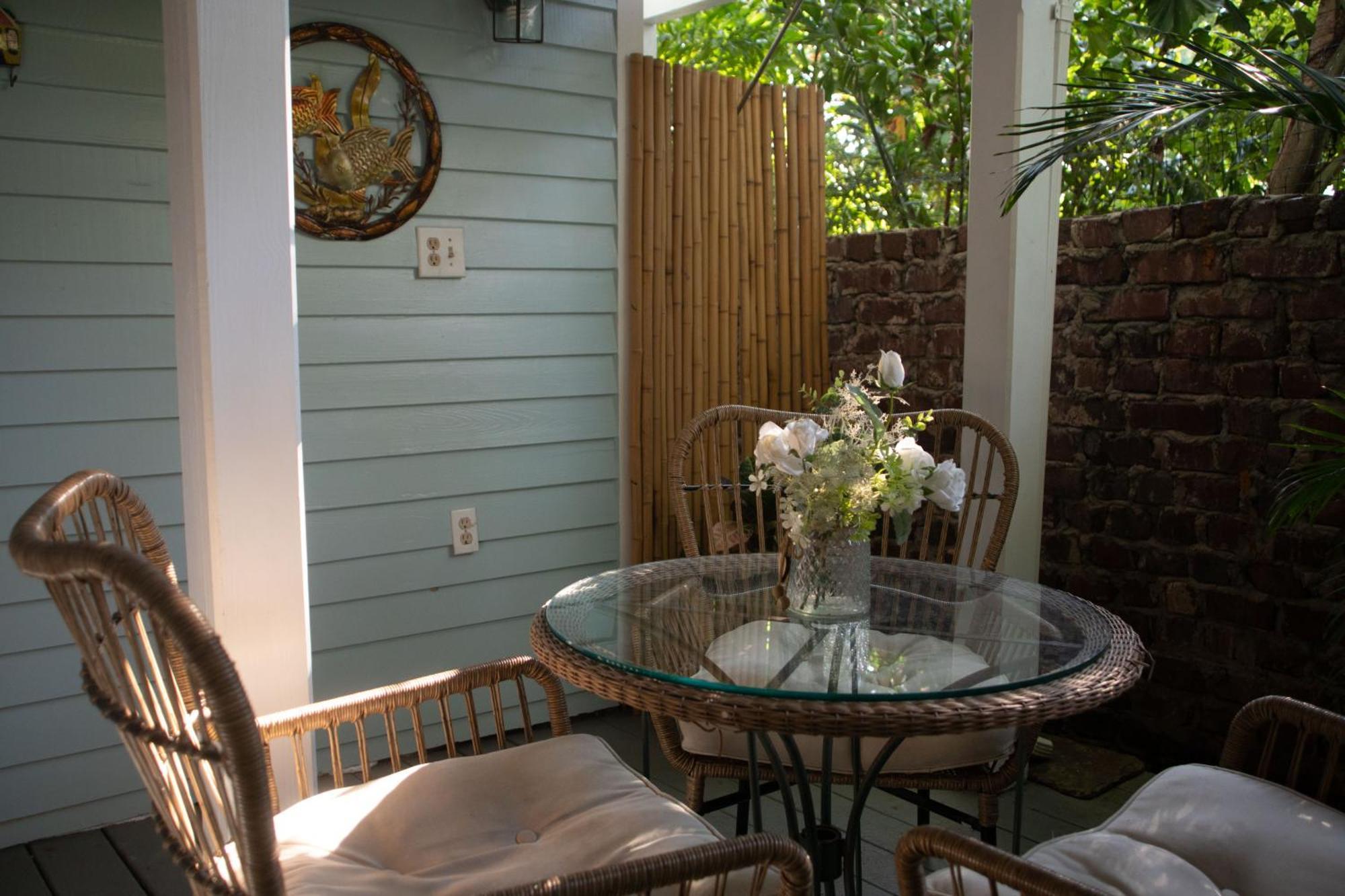 Andrews & Garden Bed & Breakfast 3*