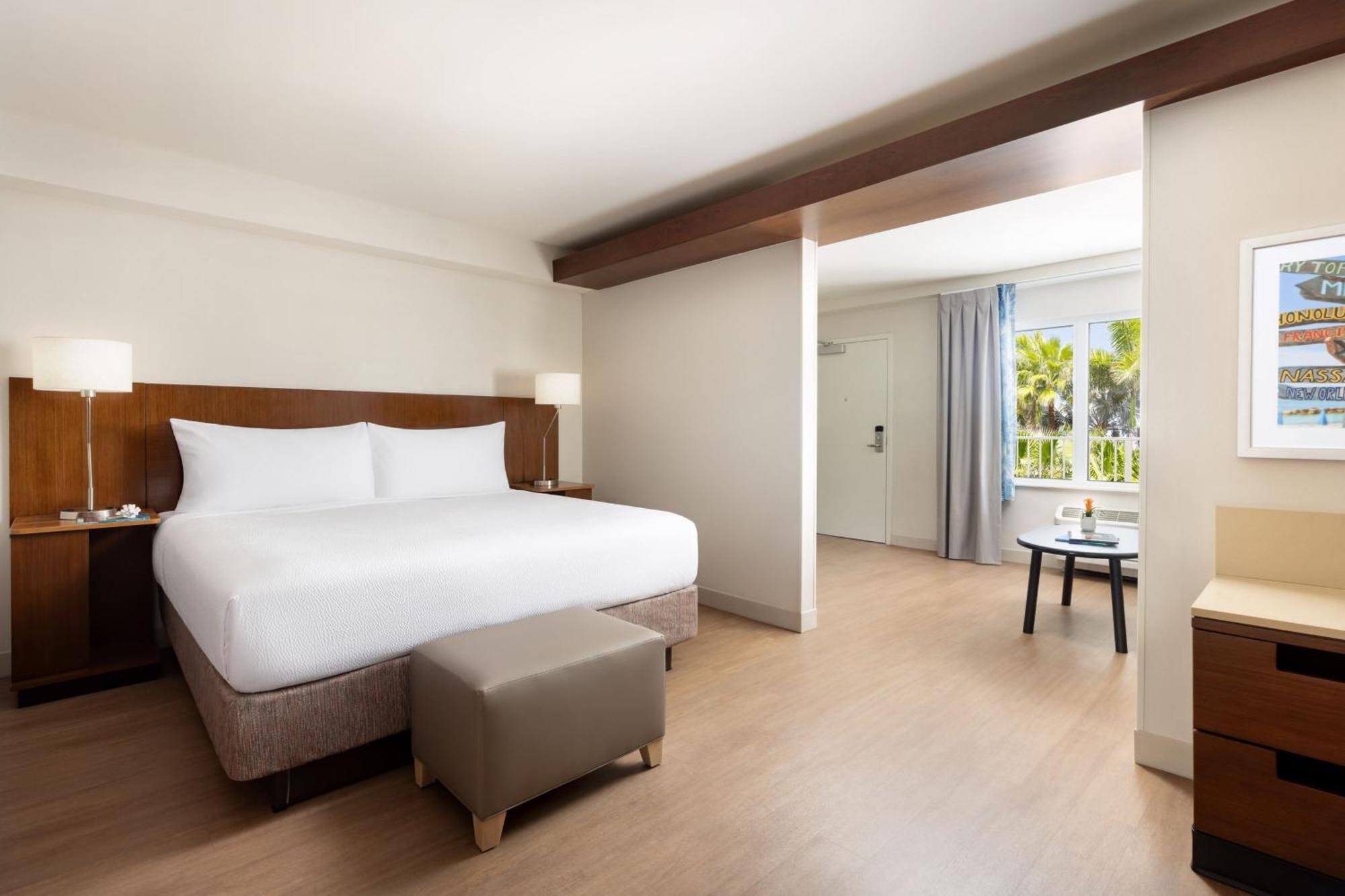 Hotel Fairfield & By Marriott At The Keys Collection