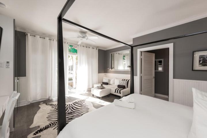 Alexander'S Guesthouse-Adult Exclusive Bed & Breakfast