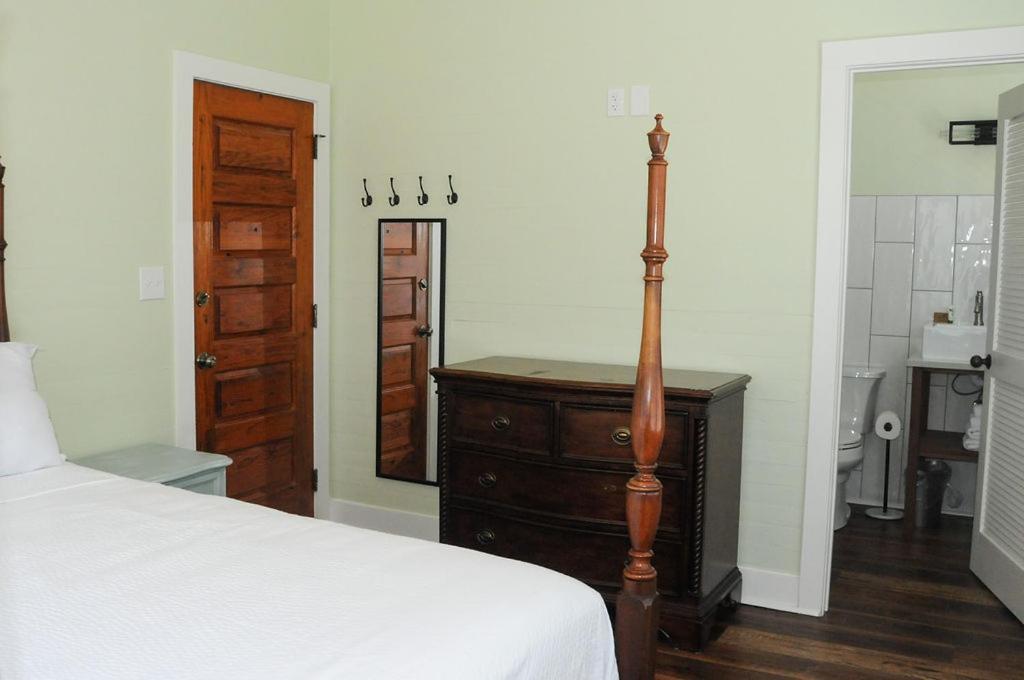 Inn The Porch On Frances - Adults Exclusive *