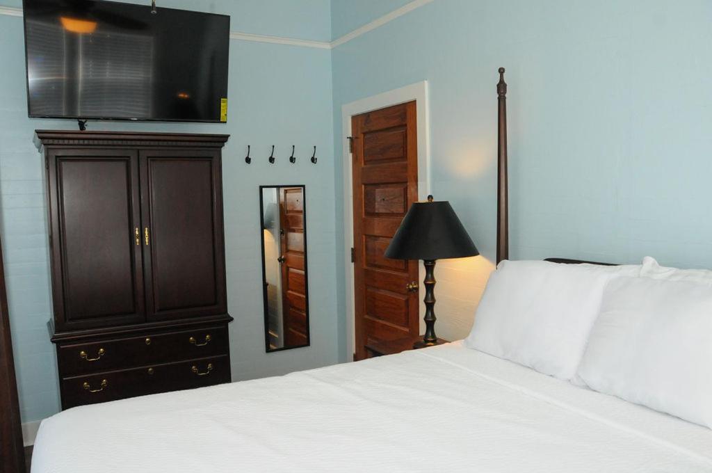 Inn The Porch On Frances - Adults Exclusive *