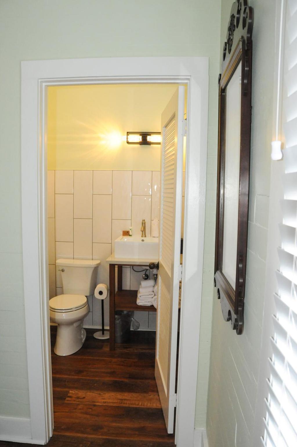 The Porch On Frances - Adults Exclusive Inn *