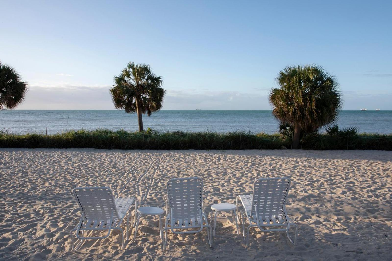 Poolside Breeze Retreat Key West