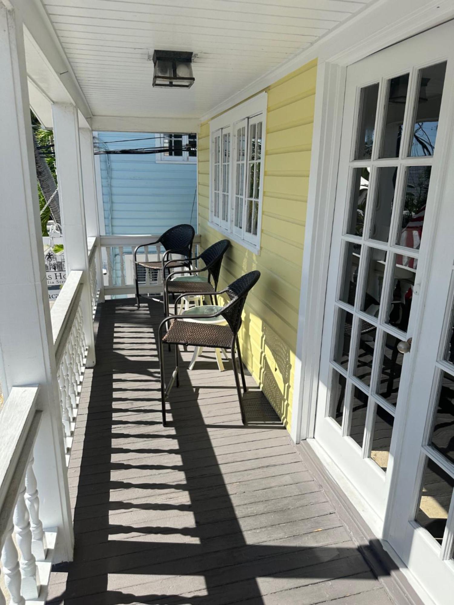 Douglas House Inn 3*
