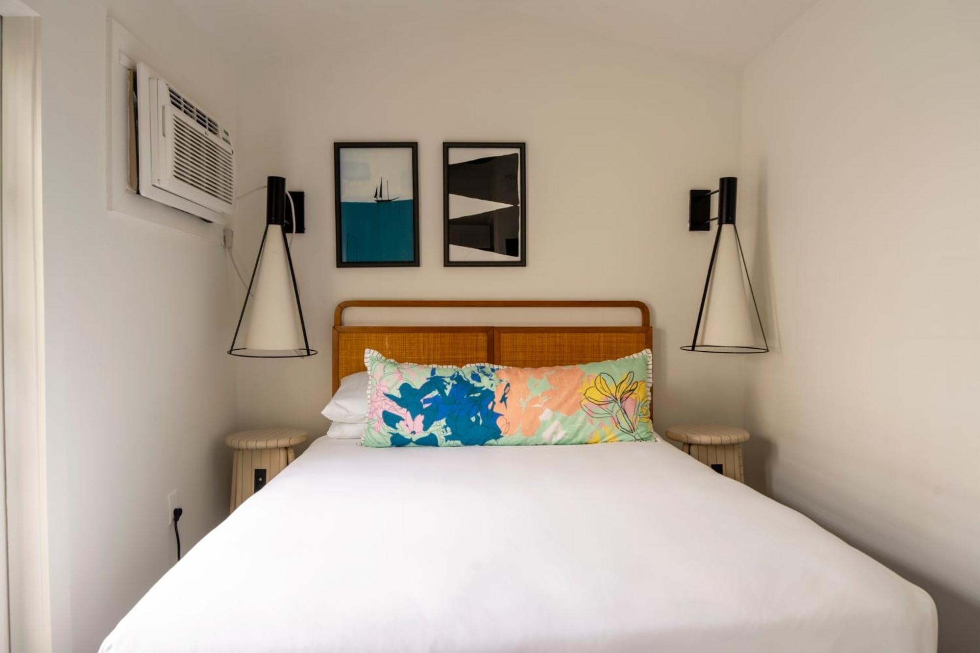 Hotel Ella's - Historic