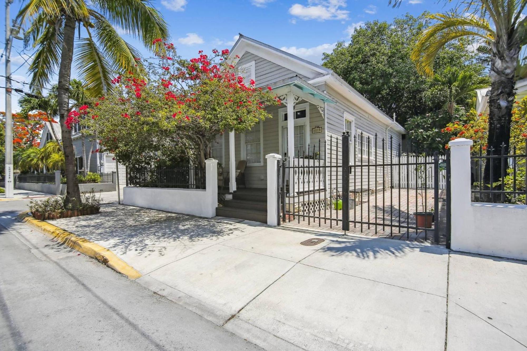 Spanish Lime By Avantstay Ideal Old Town Location Month Long Only Key West