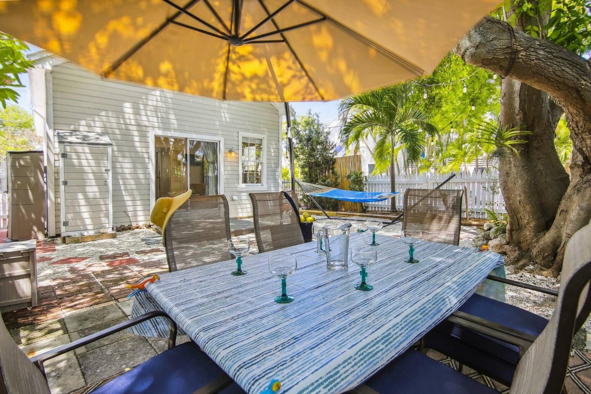 Spanish Lime By Avantstay Ideal Old Town Location Month Long Only * Key West