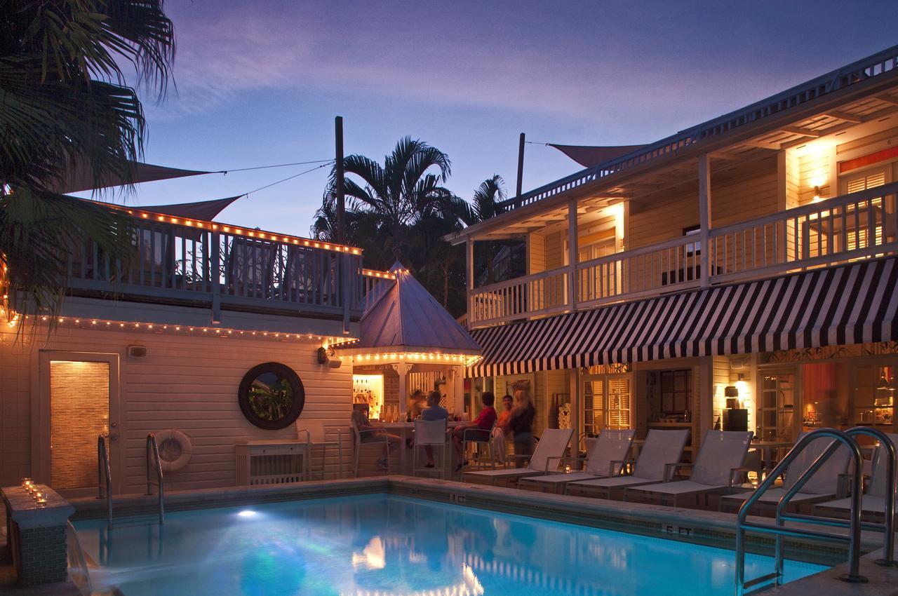 Alexander'S Guesthouse-Adult Exclusive Bed & Breakfast 3*