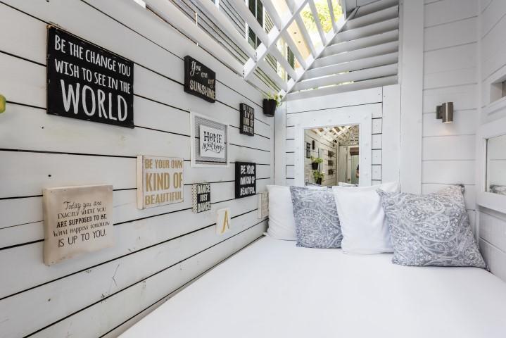 Alexander'S Guesthouse-Adult Exclusive Bed & Breakfast 3*