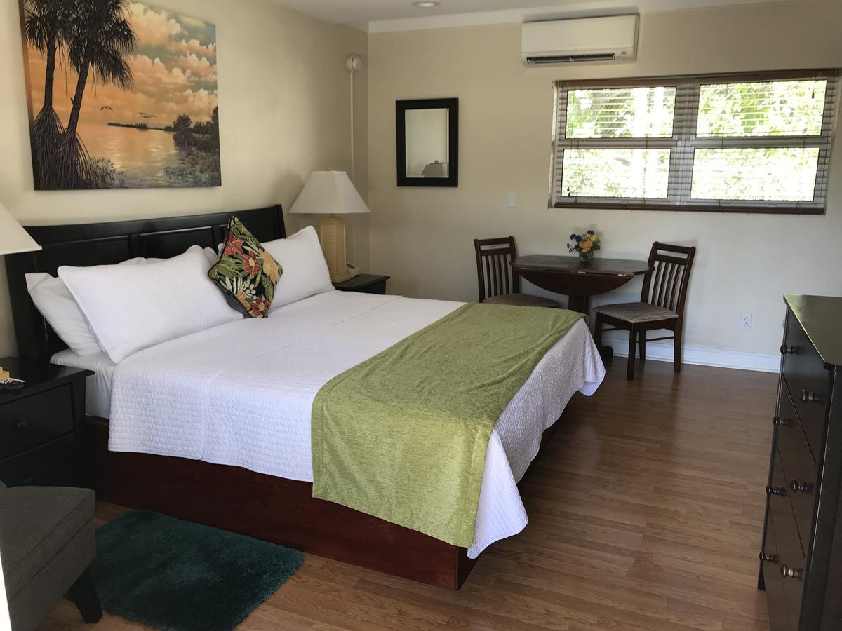 Harborside & Marina Motel