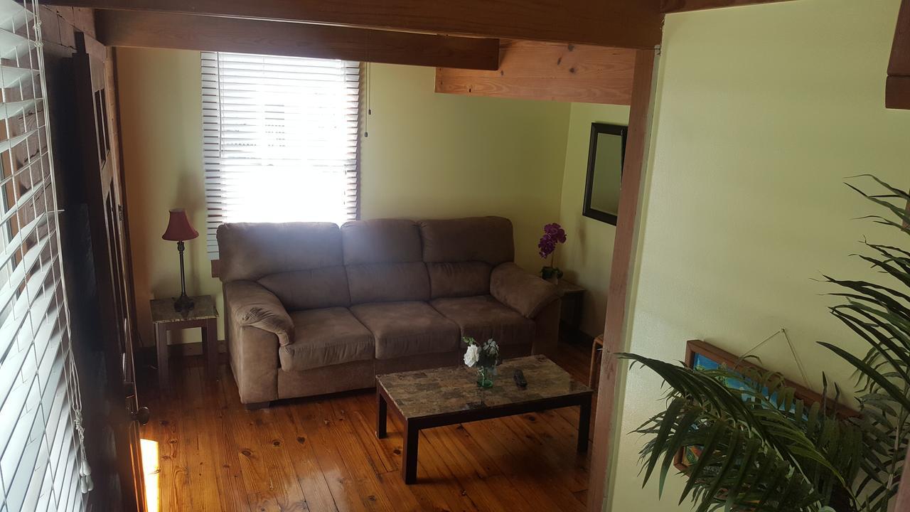 Courtney's Place Historic & Guest house 2*