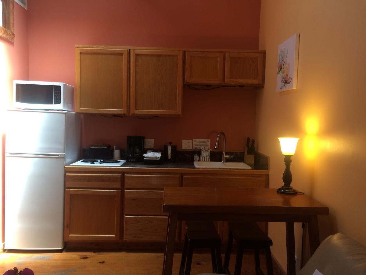 Courtney's Place Historic & 2*
