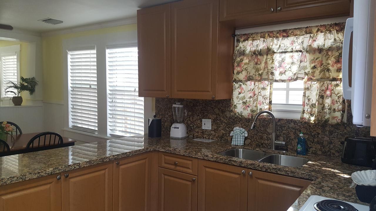 Courtney's Place Historic & Guest house 2*