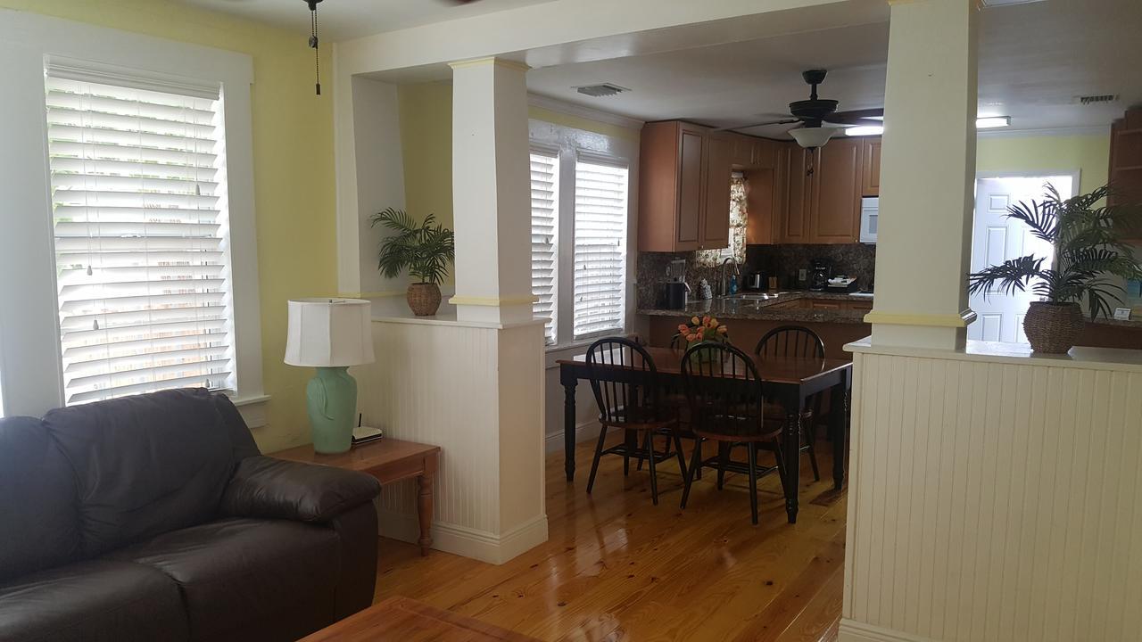 Guest house Courtney's Place Historic & 2*