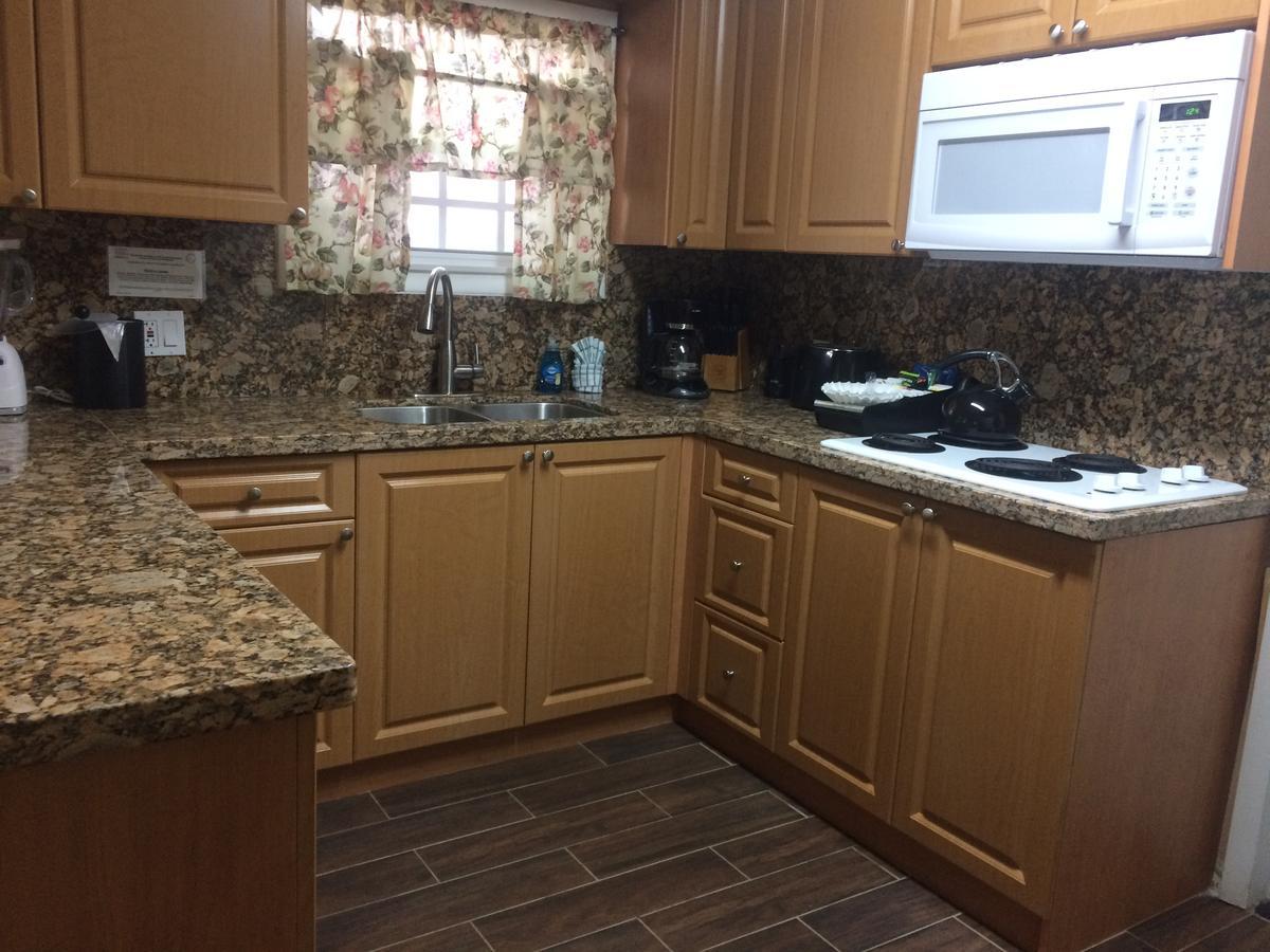 Courtney's Place Historic & 2*