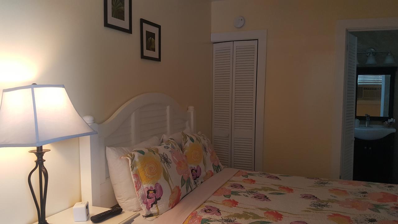 Courtney's Place Historic & Guest house Key West