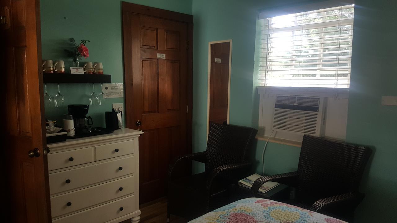 Courtney's Place Historic & 2*