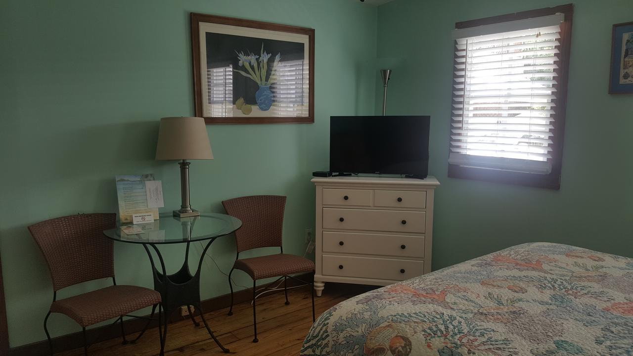 Courtney's Place Historic & Guest house Key West