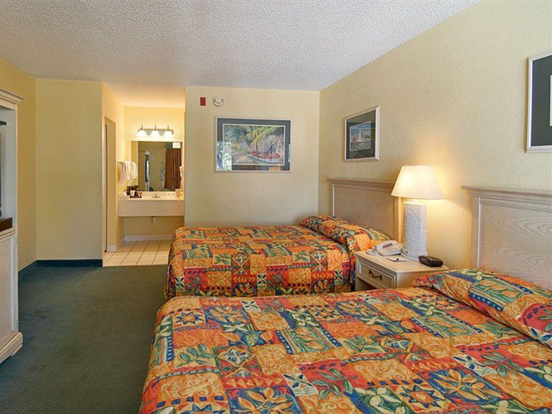 Hotel Fairfield & By Marriott At The Keys Collection Key West