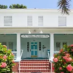 Amsterdam\'S Curry Mansion Inn