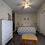 The Angelina Guesthouse - Adult Exclusive