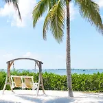 Parrot Key Hotel & Villas