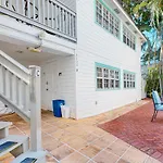 Duval Street Retreat