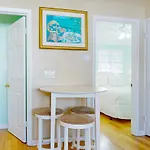 Duval Street Retreat