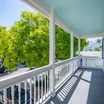 Rigby House - Brand New With Private Pool
